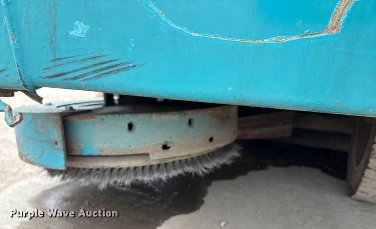 image for item DU1402 Tennant 7400 floor scrubber