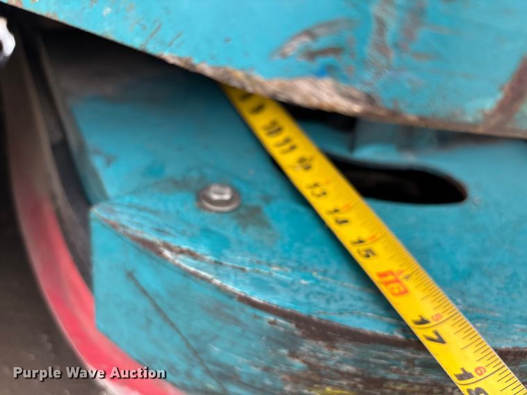 image for item DU1402 Tennant 7400 floor scrubber