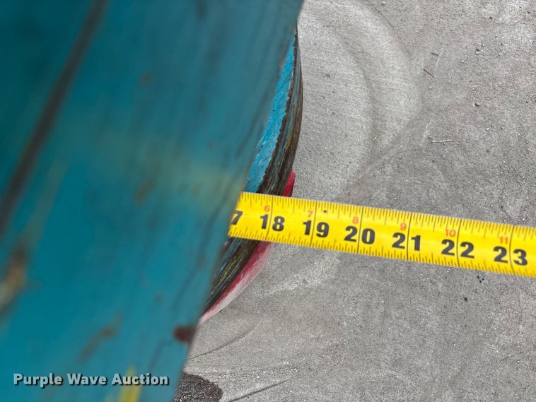 image for item DU1402 Tennant 7400 floor scrubber