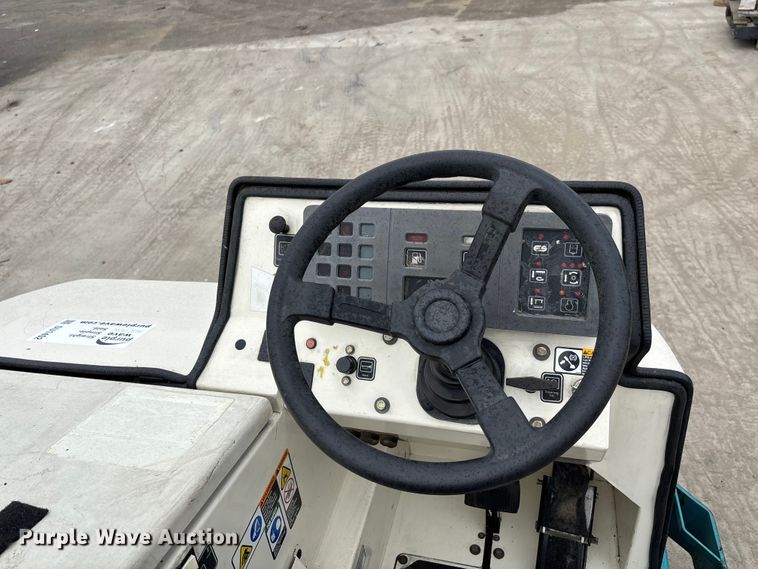 image for item DU1402 Tennant 7400 floor scrubber