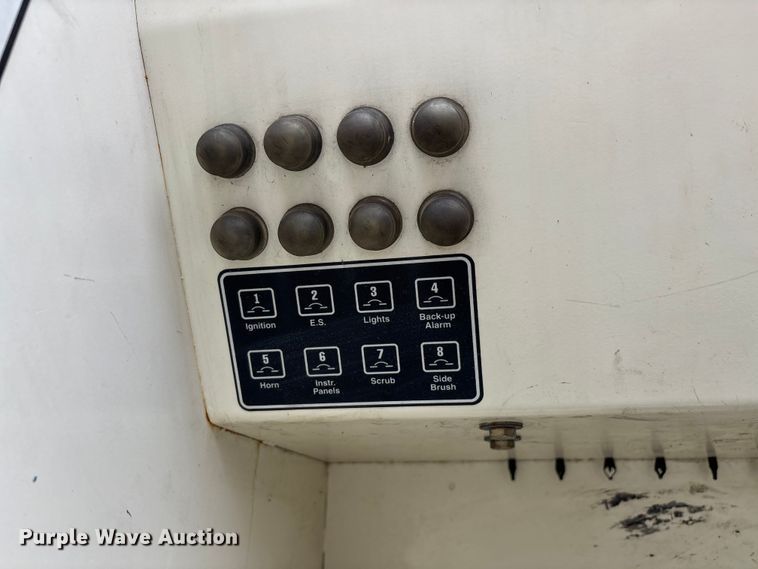 image for item DU1402 Tennant 7400 floor scrubber