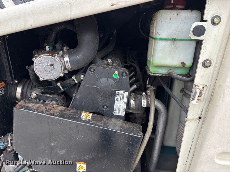 image for item DU1402 Tennant 7400 floor scrubber