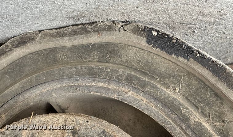 image for item DU1402 Tennant 7400 floor scrubber