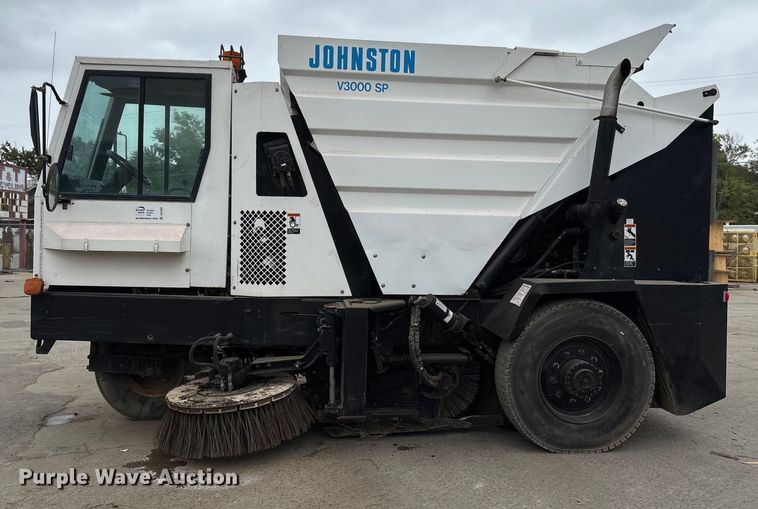 image for item DU1404 2024 Johnson V3000SP street sweeper