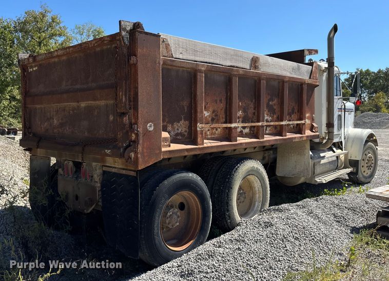 image for item DU1413 1988 Freightliner FLC dump truck