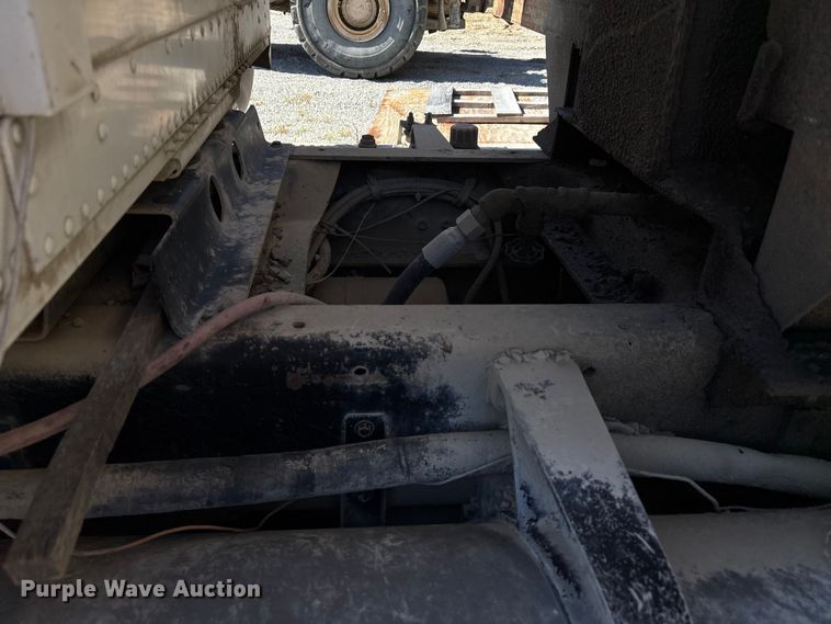 image for item DU1413 1988 Freightliner FLC dump truck