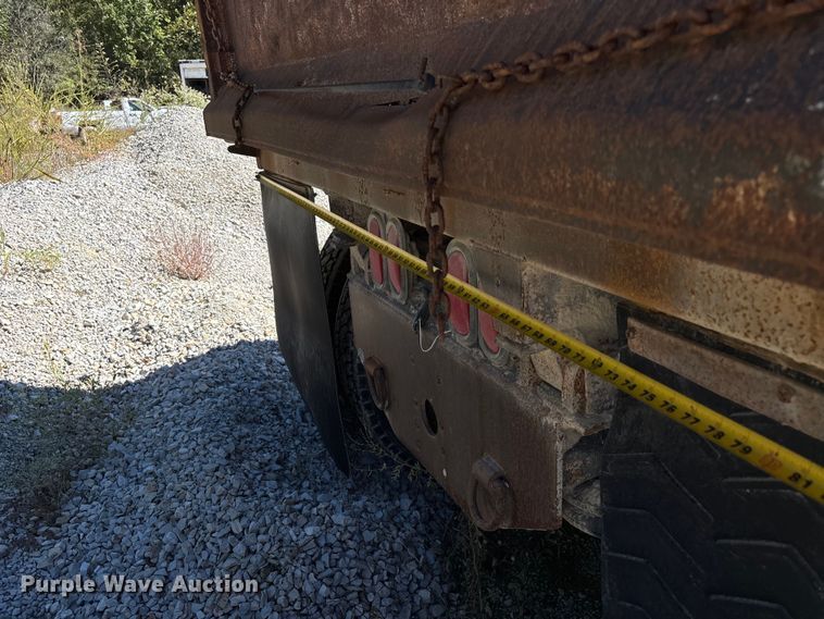 image for item DU1413 1988 Freightliner FLC dump truck