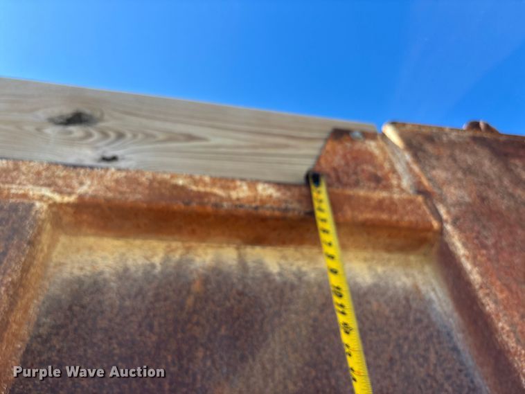 image for item DU1413 1988 Freightliner FLC dump truck