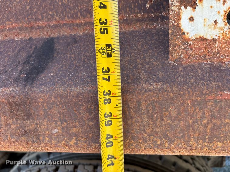 image for item DU1413 1988 Freightliner FLC dump truck