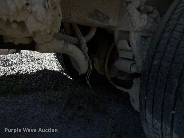 image for item DU1413 1988 Freightliner FLC dump truck