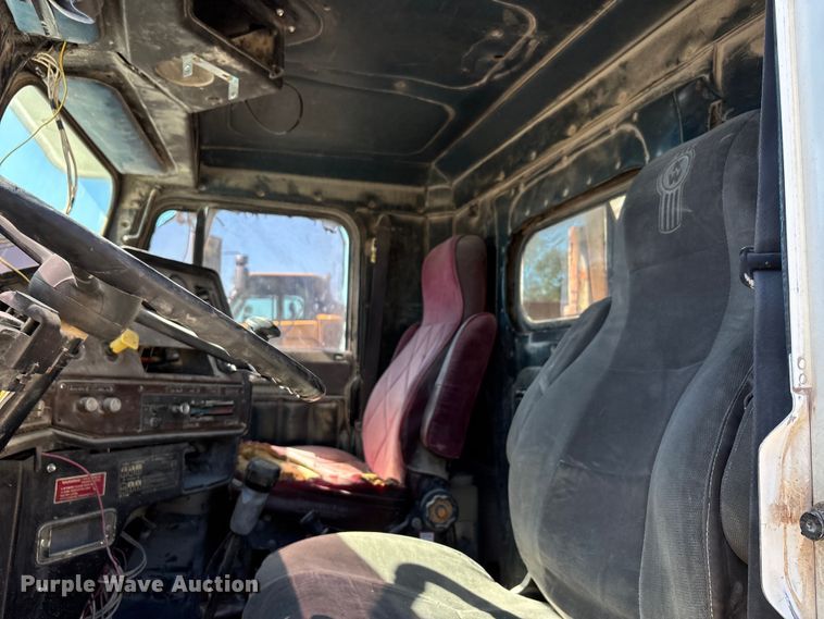 image for item DU1413 1988 Freightliner FLC dump truck