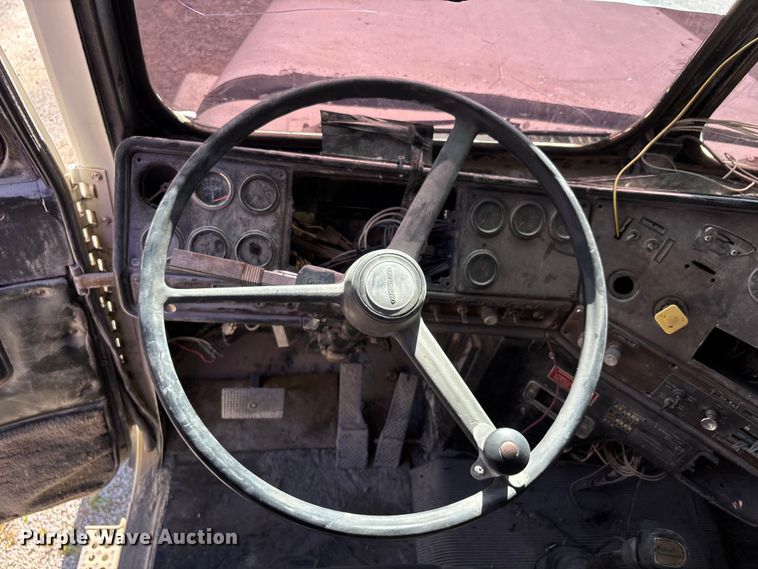 image for item DU1413 1988 Freightliner FLC dump truck