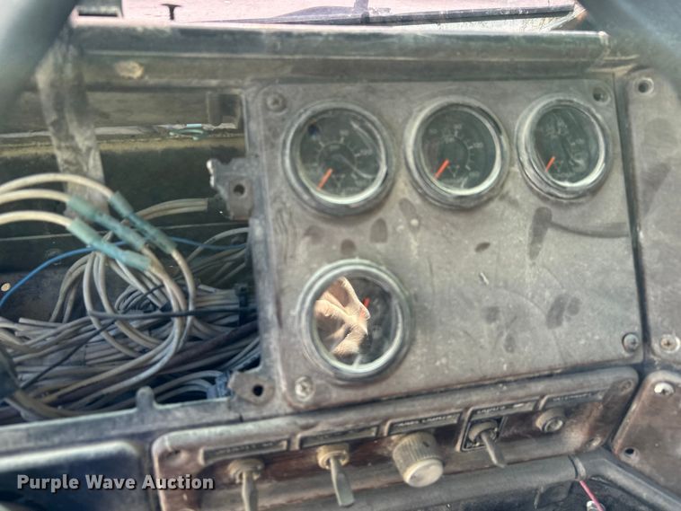 image for item DU1413 1988 Freightliner FLC dump truck