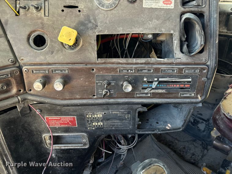 image for item DU1413 1988 Freightliner FLC dump truck