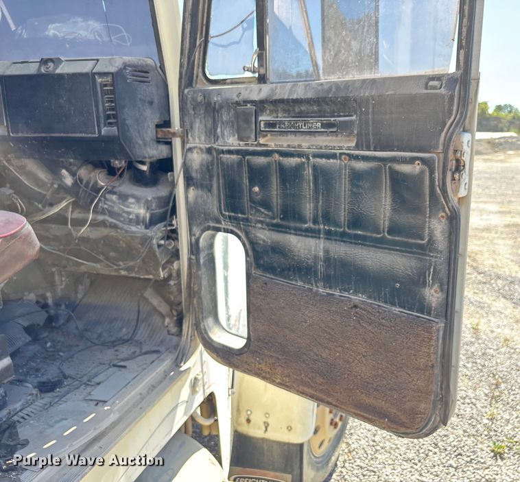 image for item DU1413 1988 Freightliner FLC dump truck