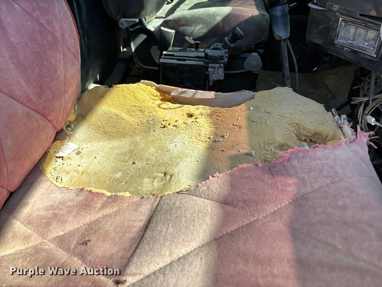 image for item DU1413 1988 Freightliner FLC dump truck