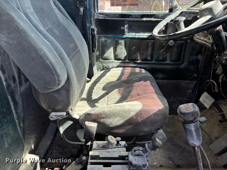 image for item DU1413 1988 Freightliner FLC dump truck