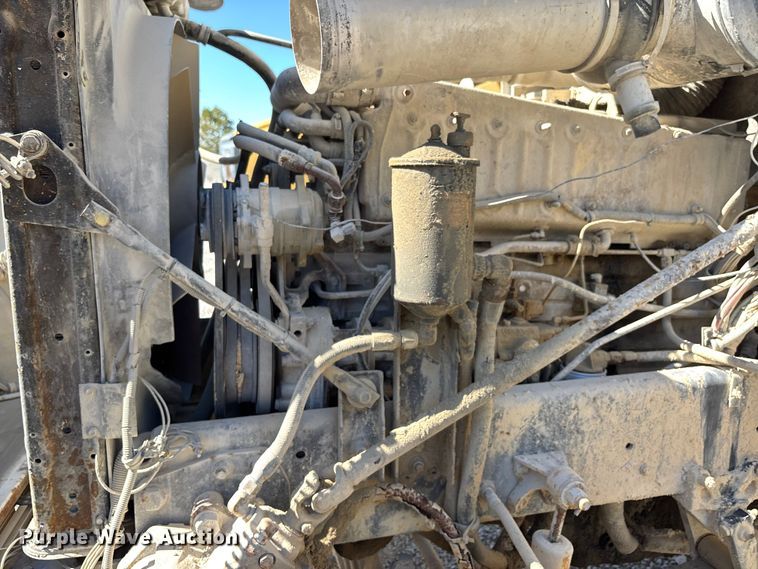 image for item DU1413 1988 Freightliner FLC dump truck