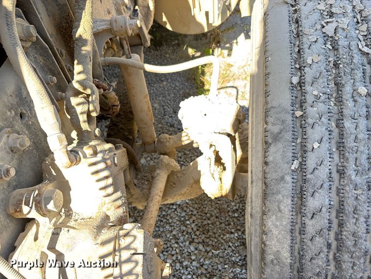 image for item DU1413 1988 Freightliner FLC dump truck