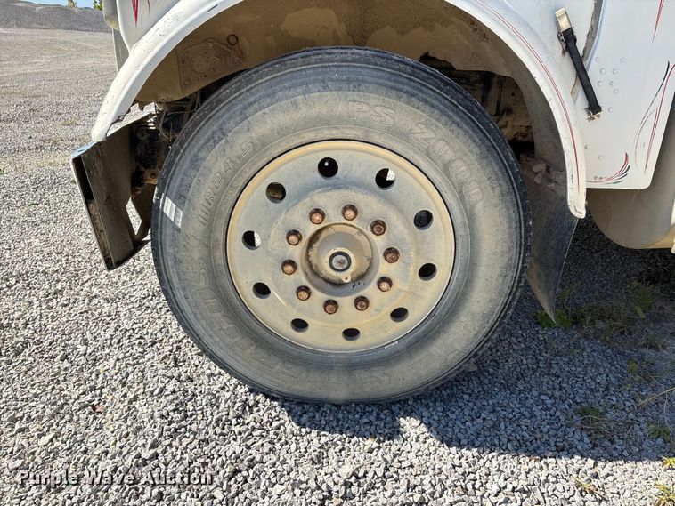 image for item DU1413 1988 Freightliner FLC dump truck