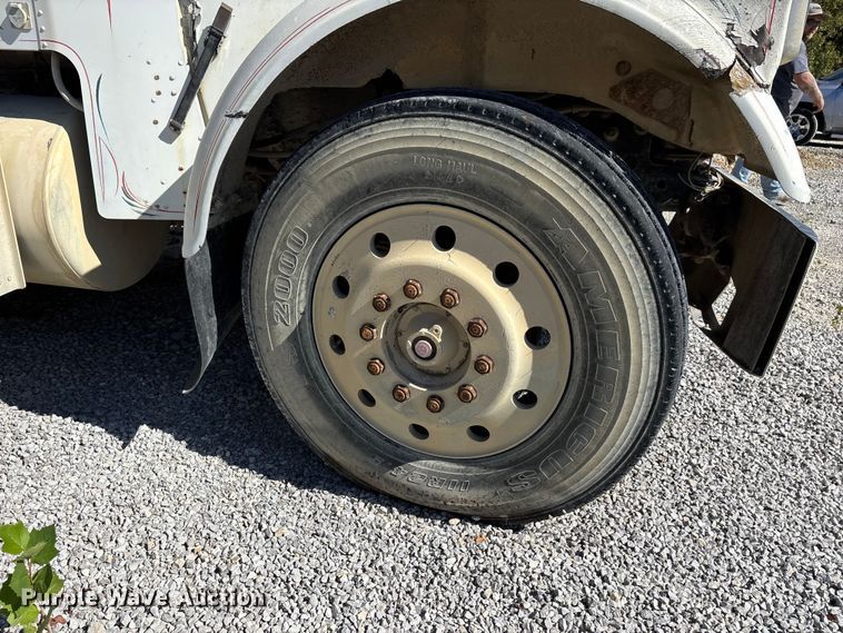 image for item DU1413 1988 Freightliner FLC dump truck