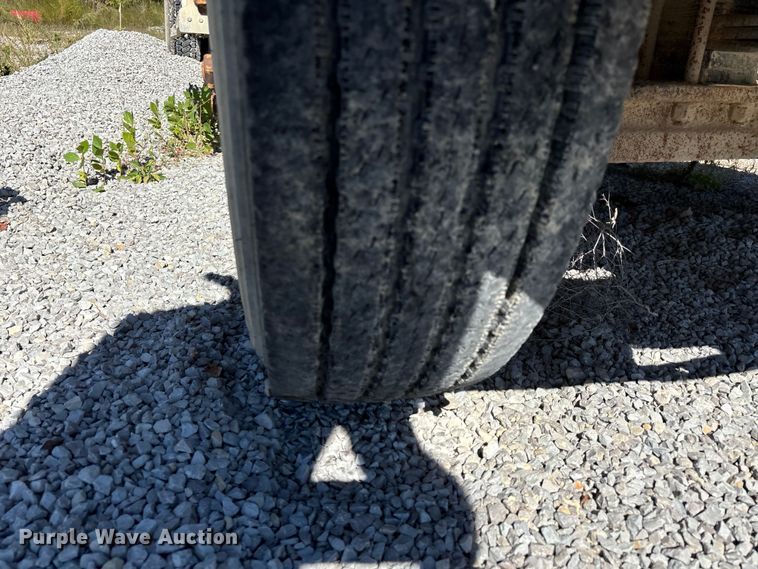 image for item DU1413 1988 Freightliner FLC dump truck