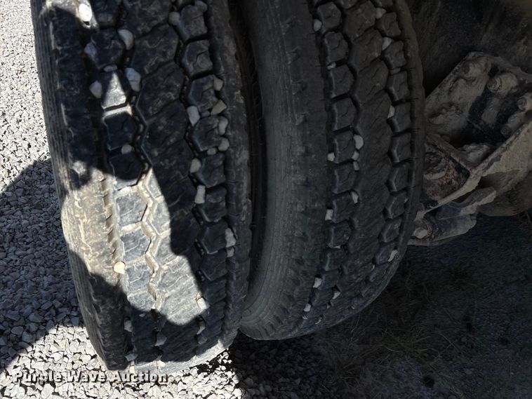 image for item DU1413 1988 Freightliner FLC dump truck