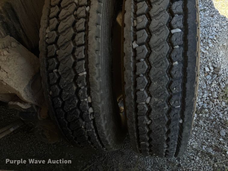 image for item DU1413 1988 Freightliner FLC dump truck