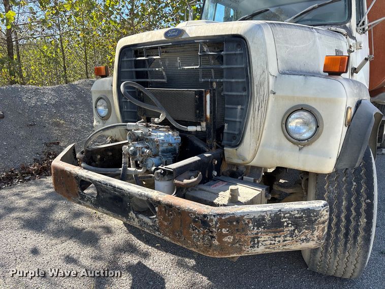 image for item DU1414 1985 Ford 9000 water truck