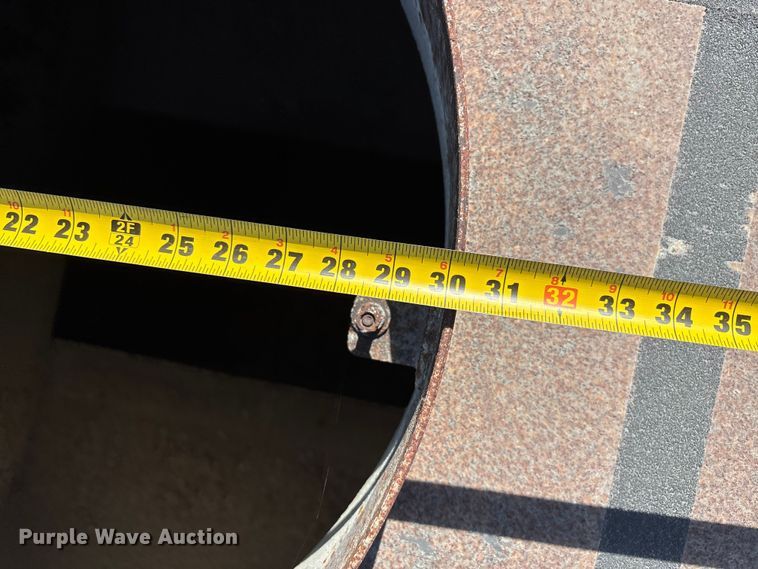 image for item DU1414 1985 Ford 9000 water truck