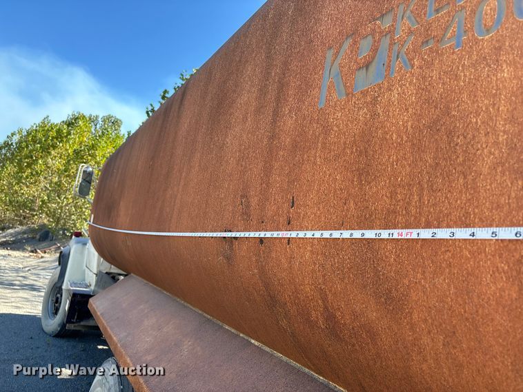 image for item DU1414 1985 Ford 9000 water truck