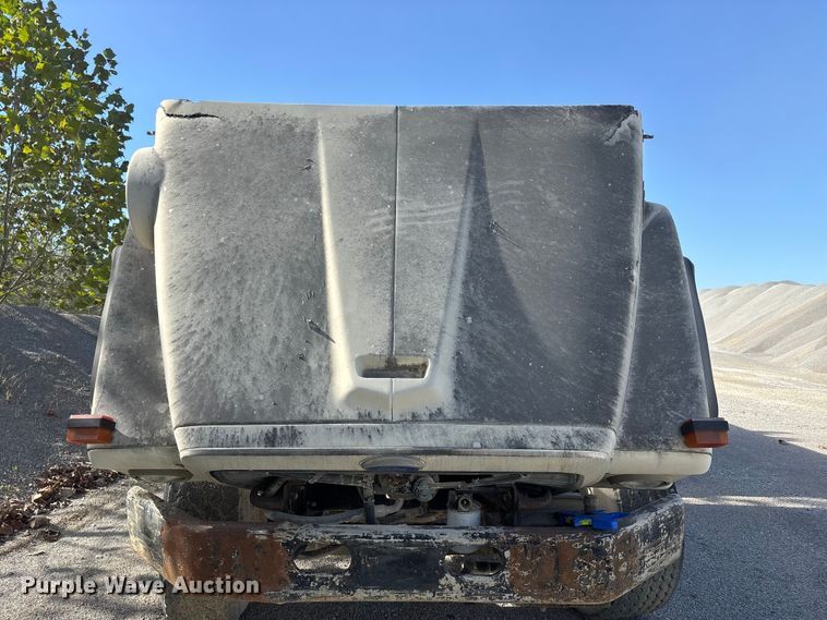 image for item DU1414 1985 Ford 9000 water truck