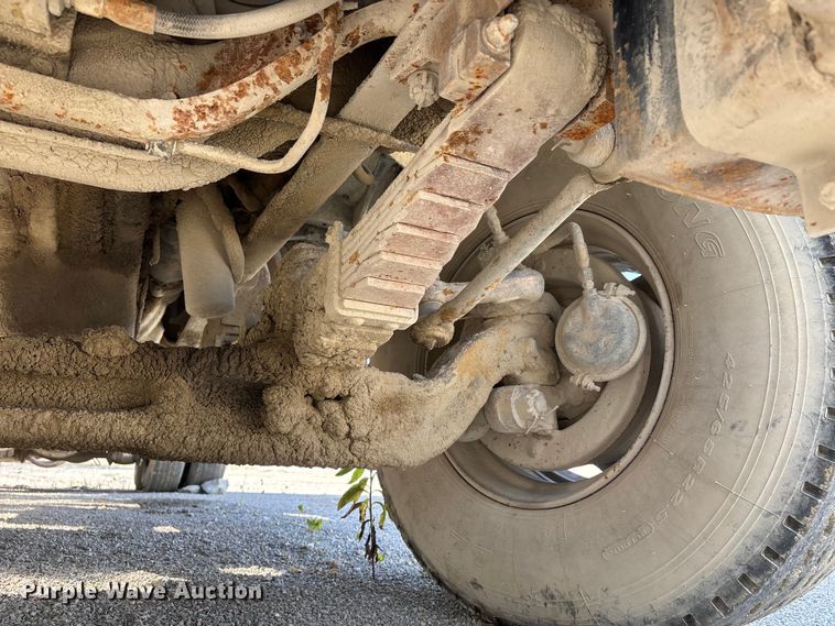 image for item DU1414 1985 Ford 9000 water truck