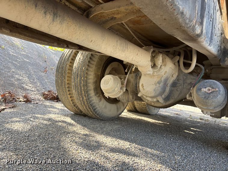 image for item DU1414 1985 Ford 9000 water truck