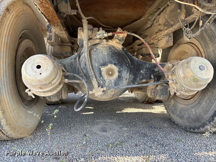 image for item DU1414 1985 Ford 9000 water truck