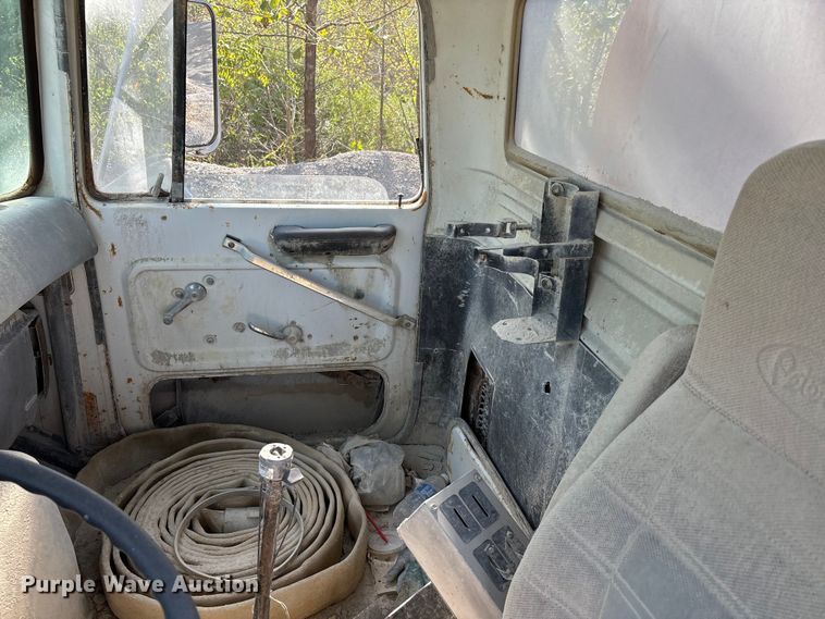 image for item DU1414 1985 Ford 9000 water truck