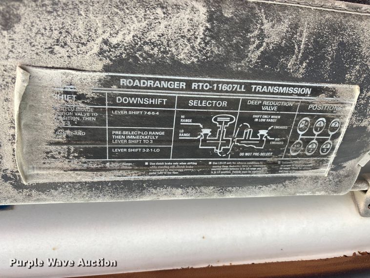 image for item DU1414 1985 Ford 9000 water truck