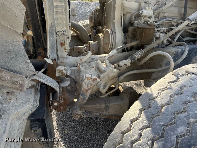 image for item DU1414 1985 Ford 9000 water truck