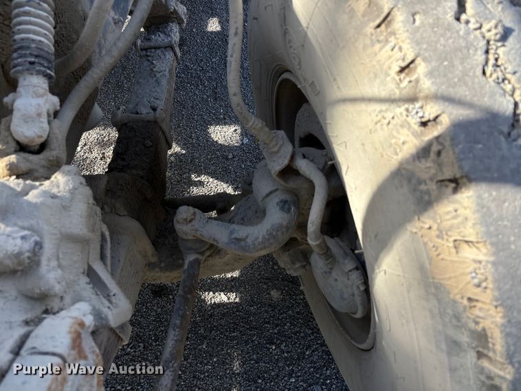 image for item DU1414 1985 Ford 9000 water truck