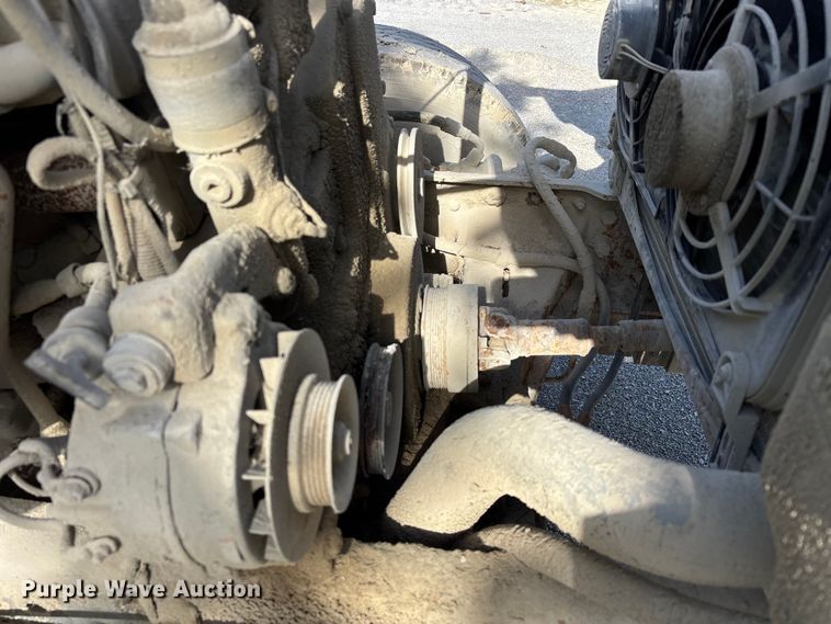 image for item DU1414 1985 Ford 9000 water truck