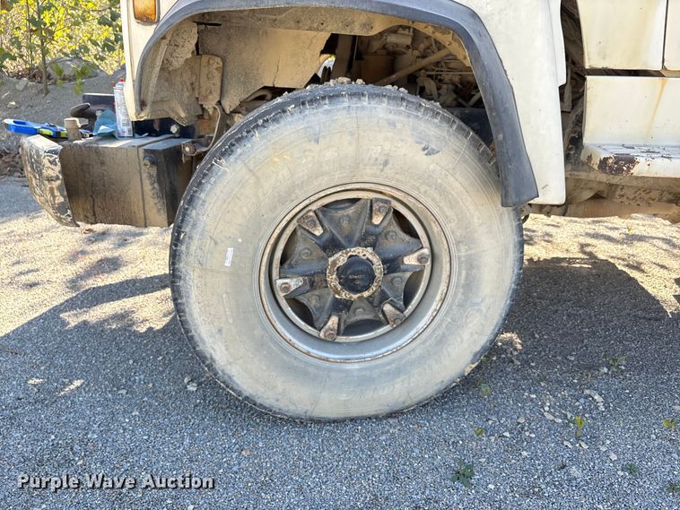 image for item DU1414 1985 Ford 9000 water truck