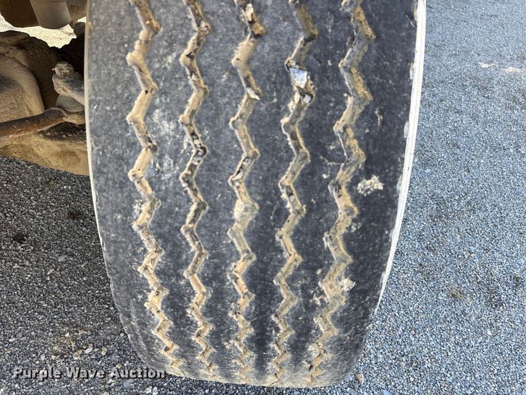 image for item DU1414 1985 Ford 9000 water truck