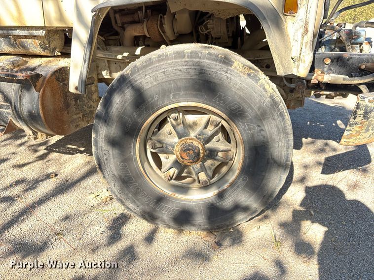 image for item DU1414 1985 Ford 9000 water truck