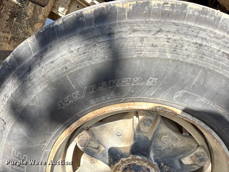 image for item DU1414 1985 Ford 9000 water truck