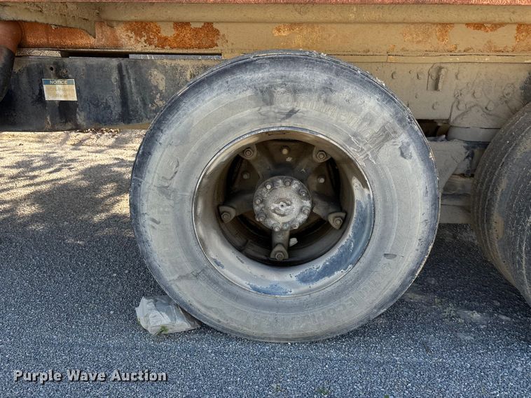 image for item DU1414 1985 Ford 9000 water truck