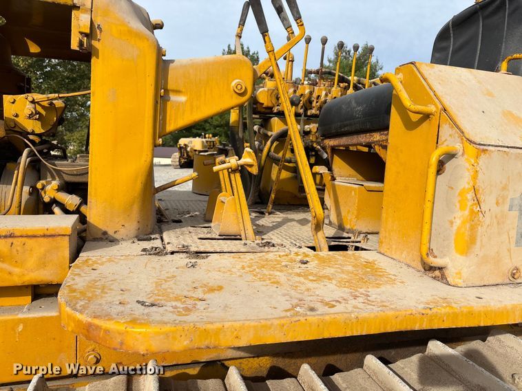 image for item DU1417 1958 Allis-Chalmers 16B cable plow