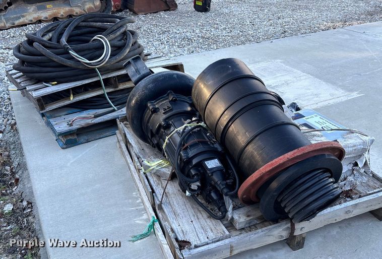 image for item DU1488 Tsurumi 200B411 submersible pump