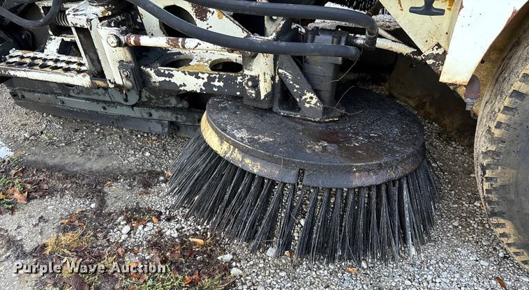 image for item DU1492 Elgin Pelican HH sweeper