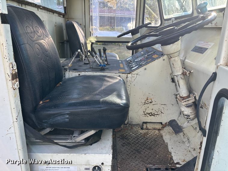 image for item DU1492 Elgin Pelican HH sweeper