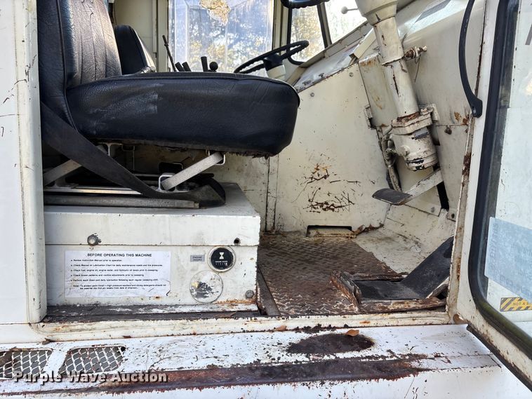 image for item DU1492 Elgin Pelican HH sweeper